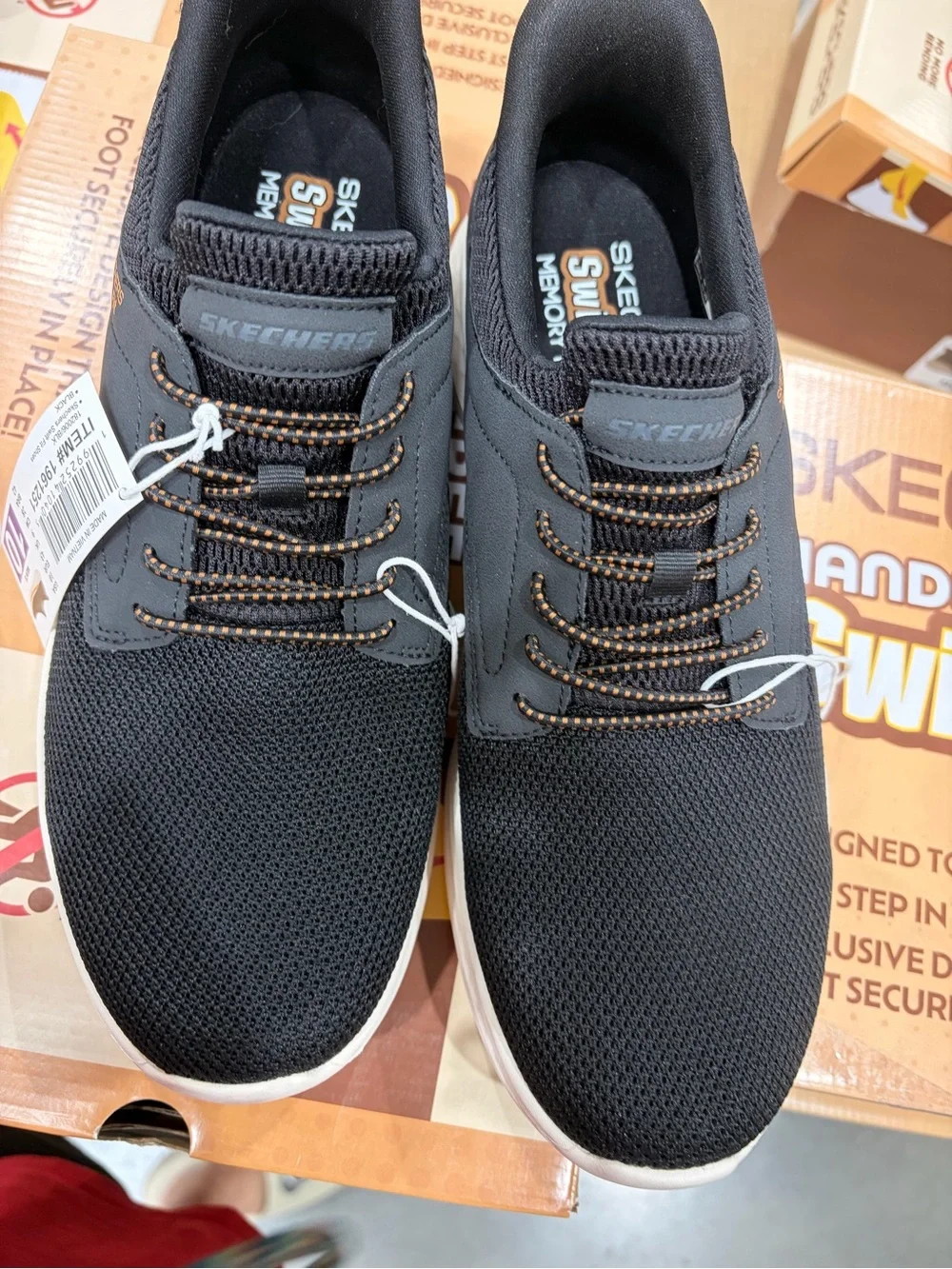 Skechers Swift Fit Hands-Free Shoe in black new
